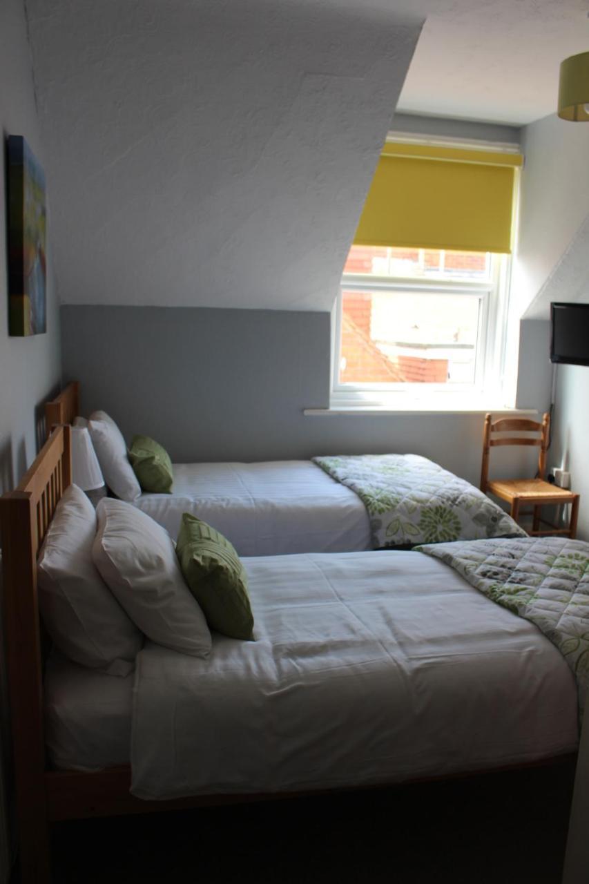 Beamsley Lodge B&B Eastbourne Exteriör bild