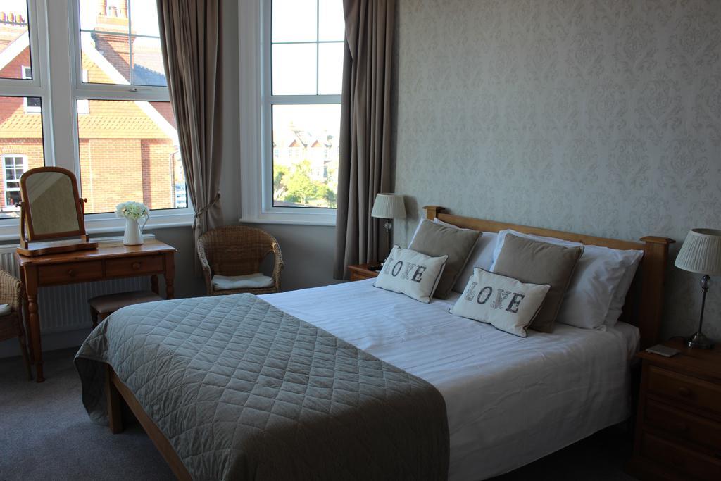 Beamsley Lodge B&B Eastbourne Exteriör bild