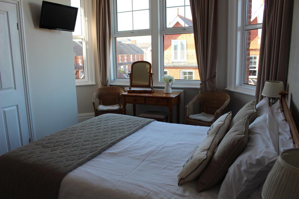 Beamsley Lodge B&B Eastbourne Exteriör bild