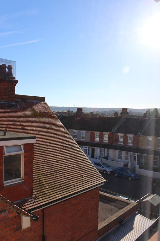 Beamsley Lodge B&B Eastbourne Exteriör bild