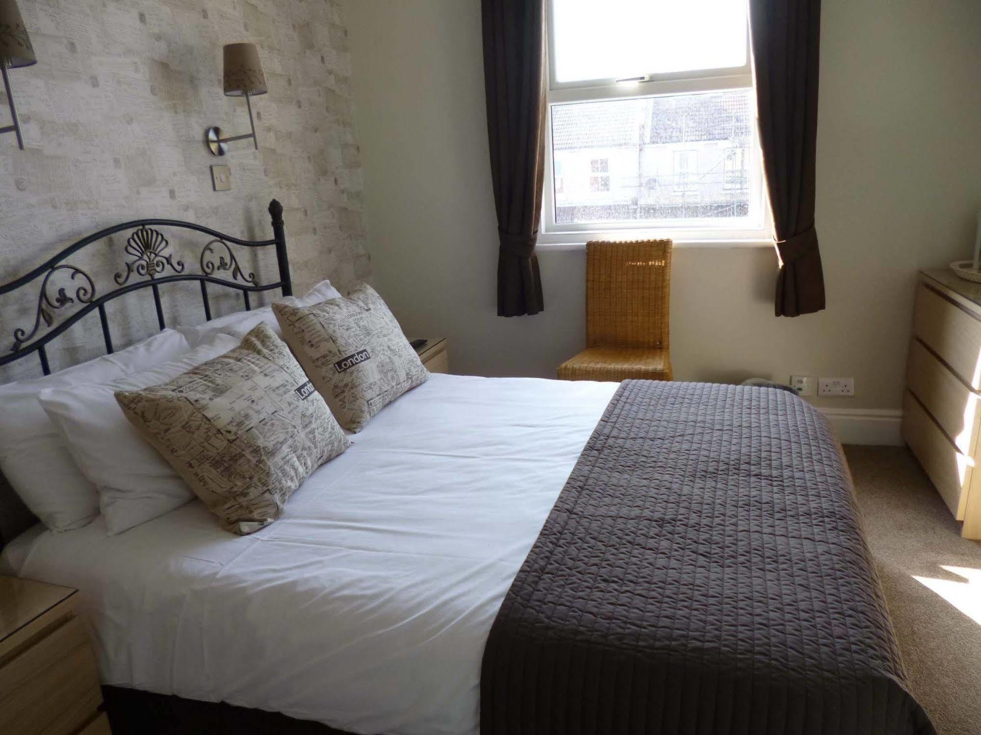 Beamsley Lodge B&B Eastbourne Exteriör bild