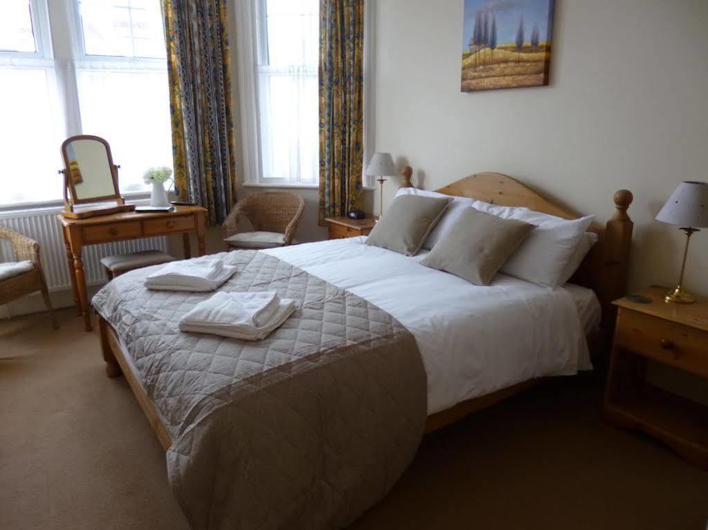Beamsley Lodge B&B Eastbourne Exteriör bild